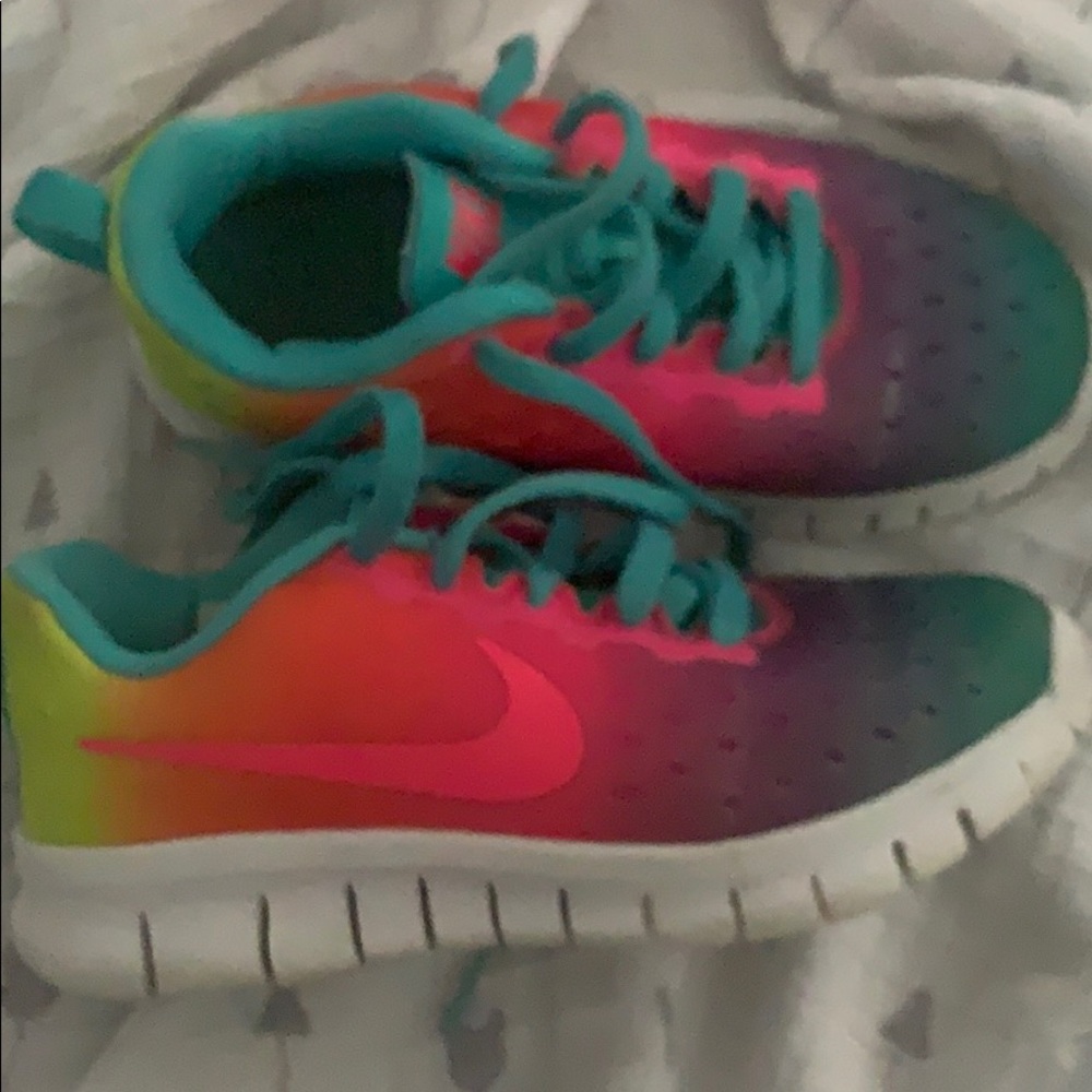 Girls shoes